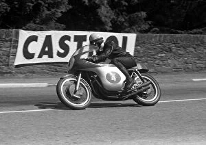 Images Dated 4th November 2016: John Surtees (MV) 1960 Junior TT