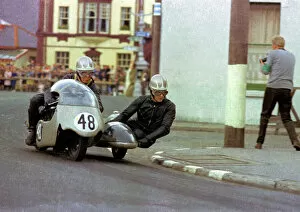 Images Dated 12th December 2017: John Sweet & Geoff Beaujeux (Norton) 1965 Sidecar TT