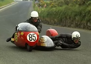 Images Dated 4th October 2013: John Wright-Bailey & J Wilson (MDW) 1970 750 Sidecar TT