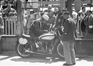 Images Dated 15th February 2022: Johnny Lockett (Norton) 1949 Junior TT