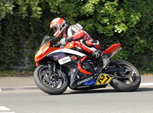 2010 Senior Manx Grand Prix Collection: Jon Kennaugh (Suzuki) 2010 Senior Manx Grand Prix