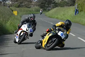 Jonathan Heginbotham (Honda) and Andy Fenton (Yamaha) 2009 Jurby Road