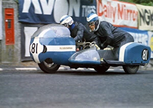 Images Dated 3rd April 2022: K Conlay & Les Chapman (Norton) 1971 500 Sidecar TT