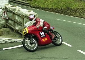 Keith Dixon Gallery: Keith Dixon (Seeley) 2000 Senior Classic Manx Grand Prix