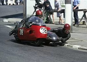 Images Dated 27th November 2015: Keith Graham & G Sewell (Triumph) 1967 Sidecar TT