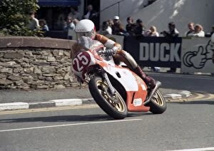 Images Dated 13th December 2016: Keith Pearce (Laverda) 1984 Senior Newcomers Manx Grand Prix