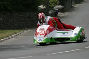 Keith Walters & Andrew Webb (Mistral Ireson) 2004 Sidecar TT