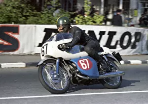 Images Dated 27th February 2022: Kel Carruthers (Suzuki) 1967 Production 250 TT