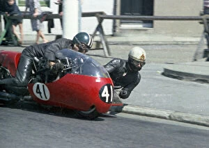 Images Dated 27th December 2021: Ken Hibberd & Tom Gill (Norton) 1967 Sidecar TT
