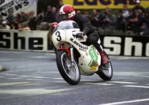 Images Dated 9th August 2016: Ken Huggett (Maxton Yamaha) 1974 Lightweight TT