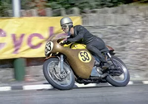 Images Dated 2nd April 2022: Ken Inwood (Norton) 1967 Senior Manx Grand Prix