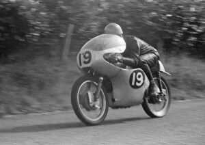 Images Dated 17th December 2021: Ken Kavanagh (Ducati) 1959 Ultra Lightweight Ulster Grand Prix