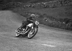 Images Dated 12th November 2022: Ken Meadows (Norton) 1952 Senior Clubman TT