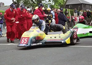 Images Dated 1st December 2019: Ken Tomlinson & Andy King (Ireson Yamaha) 1998 Sidecar TT