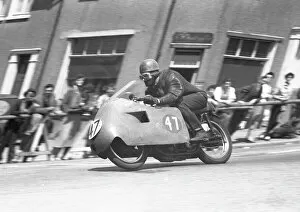 Images Dated 22nd November 2015: Ken Tostevin (Norton) 1957 Senior TT