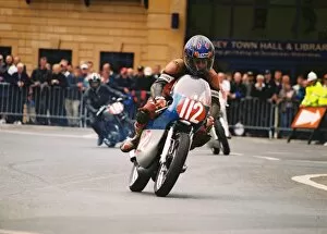 Images Dated 26th November 2016: Kenneth Hankey (Suzuki) 2004 Classic Parade Lap