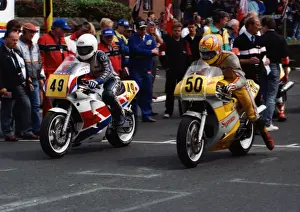 Kenny Harrison (Yamaha) and Colin Cable (Honda) 1989 Senior TT