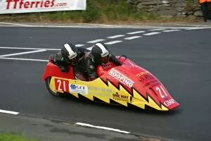 Images Dated 4th June 2005: Kenny Howles & Doug Jewell (Ireson) 2005 Sidecar TT