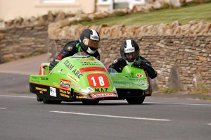 Kenny Howles Gallery: Kenny Howles & Doug Jewell (Ireson Yamaha) 2004 Sidecar TT