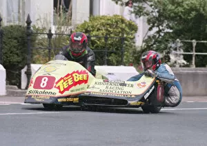 Images Dated 16th November 2020: Kenny Howles & Nick Crowe (Ireson Yamaha) 1998 Sidecar TT