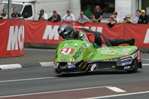 Kenny Howles Gallery: Kenny Howles & Peter Alton (Suzuki) 2011 Sidecar TT