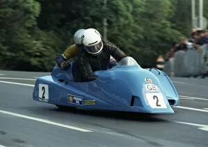 Images Dated 26th December 2017: Kenny Howles & Steve Pointer (Ireson Yamaha) 1989 Sidecar TT