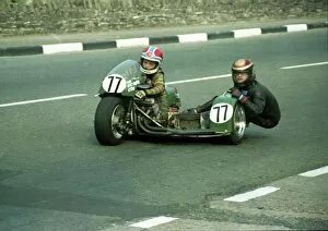 Images Dated 18th January 2018: Kevin Ashworth & Alan Cowley (Jay-Cee Honda) 1982 Sidecar TT