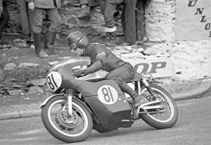 Images Dated 3rd August 2011: Kevin Cowley(Seeley) 1972 Senior TT