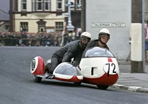 Images Dated 13th December 2021: Klaus Enders & Ralf Englehardt (BMW) 1966 Sidecar TT