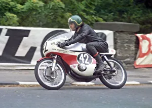 Images Dated 20th February 2021: Larry Carter (Yamaha) 1971 Ultra Lightweight TT