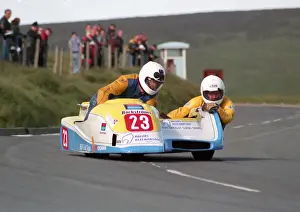 Lars Schwartz & Colin Hardman (LGMV Ireson Yamaha) 1999 Sidecar TT