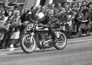 Images Dated 27th September 2020: Len King (Norton) 1955 Senior TT