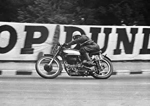 Images Dated 9th September 2016: Len Parry (Norton) 1950 Senior TT
