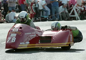 Lenny Pallister Gallery: Lenny Pallister & Ian Marriner (Yamaha) 1993 Sidecar TT