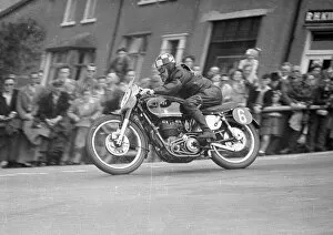 Images Dated 4th May 2018: Leo Starr (AJS) 1952 Senior TT