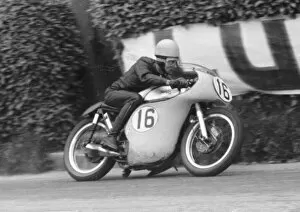 Images Dated 27th June 2021: Lewis Young (Norton) 1959 Senior Formula One TT
