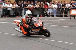 Images Dated 8th June 2004: Liam Quinn (Suzuki) 2004 Production 1000 TT