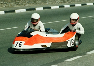 Images Dated 10th March 2018: Lionel Fantom & Amanda Fantom (Yamaha) 1984 Sidecar TT