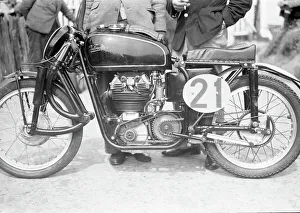 Images Dated 13th August 2016: Bill Lomas (Beasley Velocette) 1952 Lightweight TT