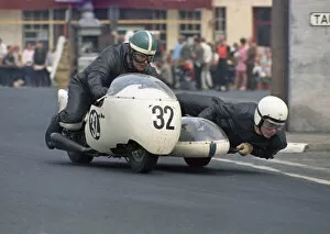 Images Dated 2nd October 2021: Bill Lomas and Conrad Money (Windrick BSA) 1970 500 Sidecar TT