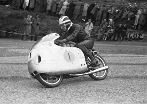 Images Dated 23rd September 2013: Bill Lomas (MV) 1955 Lightweight TT