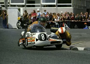 Images Dated 11th March 2018: Mac Hobson & Mick Burns (Ham-Yam) 1976 500 Sidecar TT