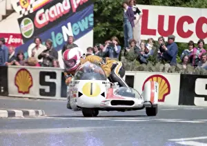 Mac Hobson & Mick Burns (Ham Yamaha) 1976 1000 Sidecar TT