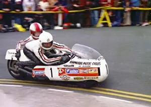 Images Dated 7th August 2016: Mac Hobson & Stuart Collins (Yamaha) 1977 Sidecar TT