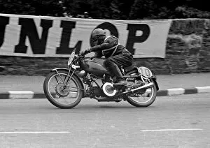 Images Dated 13th August 2016: Bill Maddrick (Guzzi) 1952 Lightweight TT