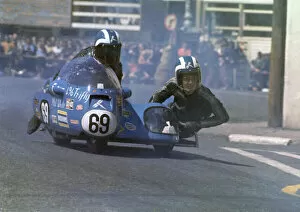 Images Dated 27th January 2022: Mal White & Phil Oliver (Tri-fly Triumph) 1973 500 Sidecar TT