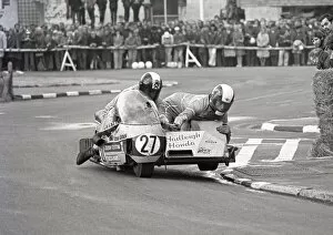 Images Dated 4th April 2020: Malcolm Aldrick & Paul Beasley (Hadleigh Honda) 1975 1000 Sidecar TT