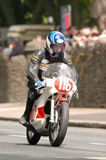 Images Dated 11th June 2004: Malcolm Anderson (Yamaha) 2004 Classic Parade Lap