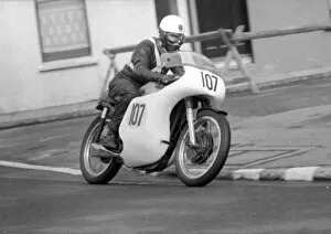 Malcolm Sharrocks (Norton) 1965 Senior Manx Grand Prix