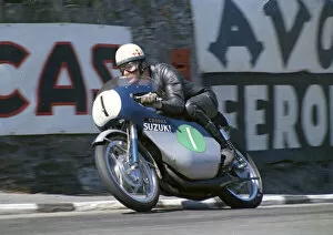 Images Dated 15th April 2022: Malcolm Uphill (Crooks Suzuki) 1968 Lightweight TT
